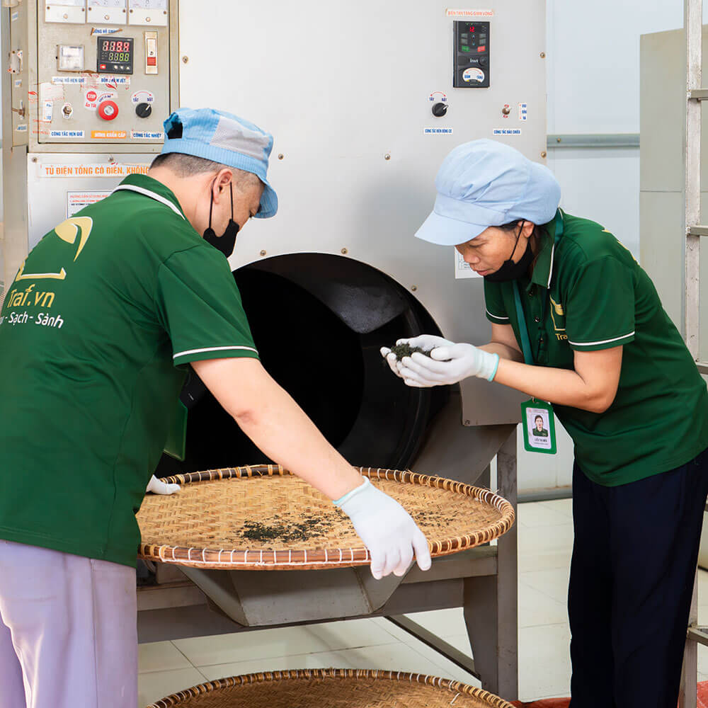 Xưởng Sản Xuất Hiện Đại Với Trang Thiết Bị Đầu Tư Bài Bản