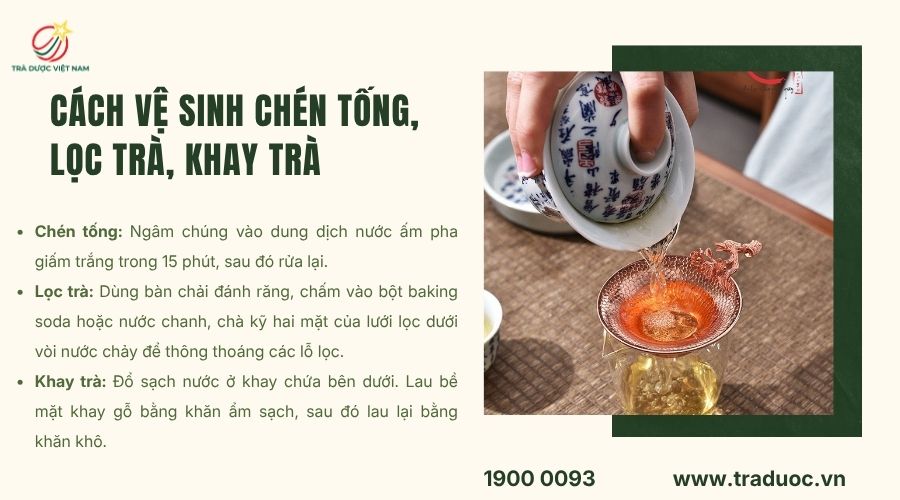 Vệ sinh lưới lọc trà bằng chổi mềm và bảo quản khay gỗ nơi khô ráo để tránh ẩm mốc
