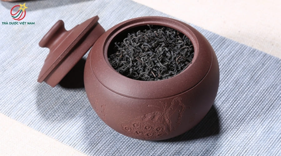 Hũ đựng trà giúp bảo quản lá trà khỏi ẩm và ánh sáng