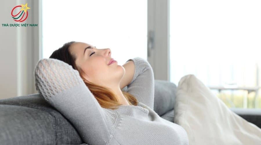 Nghỉ ngơi là cách đơn giản giúp cơ thể nhanh chóng ổn định khi bị say trà