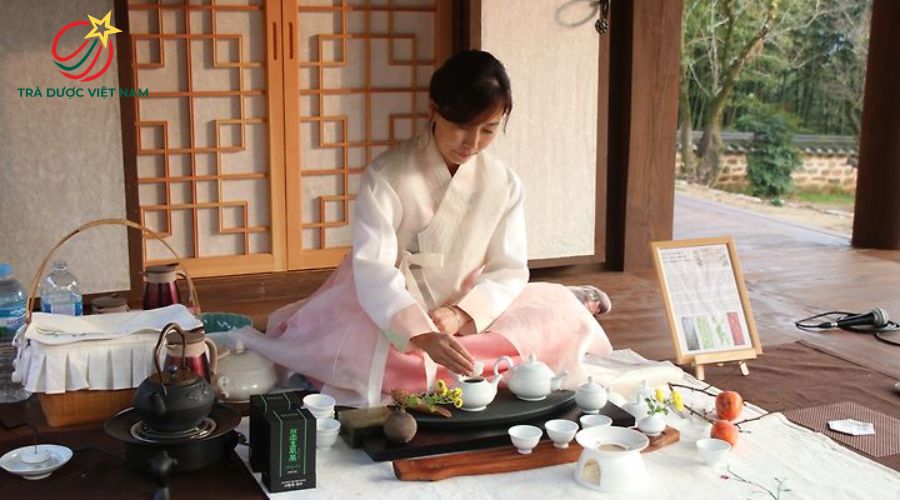 Trà đạo Hàn Quốc chậm rãi, trang nhã, đề cao lễ nghi và sự tôn trọng thứ bậc