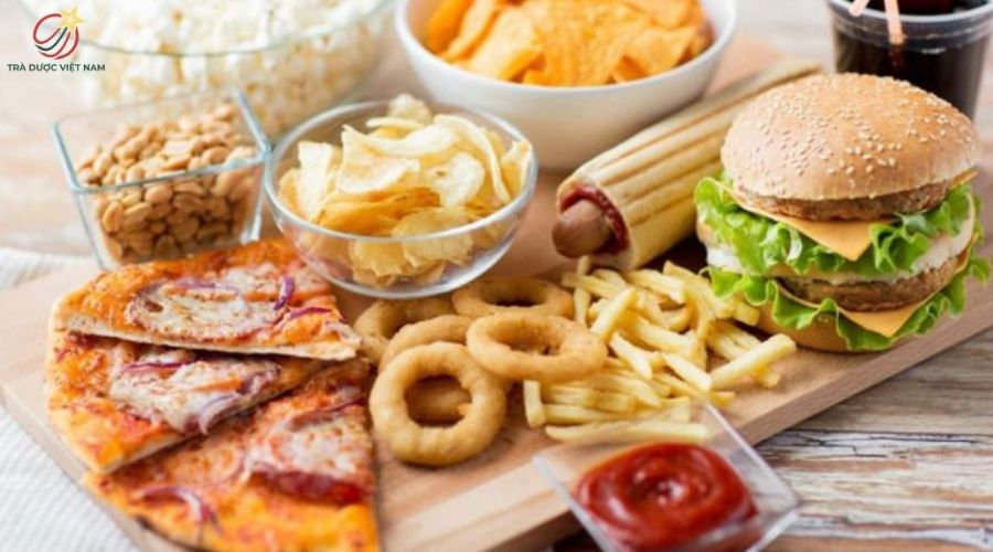 Một bữa ăn nhẹ giúp cơ thể dễ chịu và tỉnh táo hơn khi bị say trà