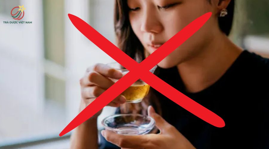 Ngừng uống trà sẽ giúp cơ thể phục hồi nhanh hơn khi bị say