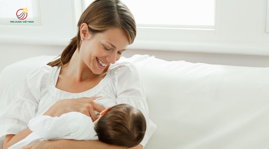 Phụ nữ có thai và cho con bú hạn chế tối đa việc uống trà xanh