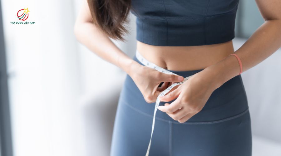 Uống trà khô đúng cách kết hợp tập luyện hỗ trợ giảm cân hiệu quả